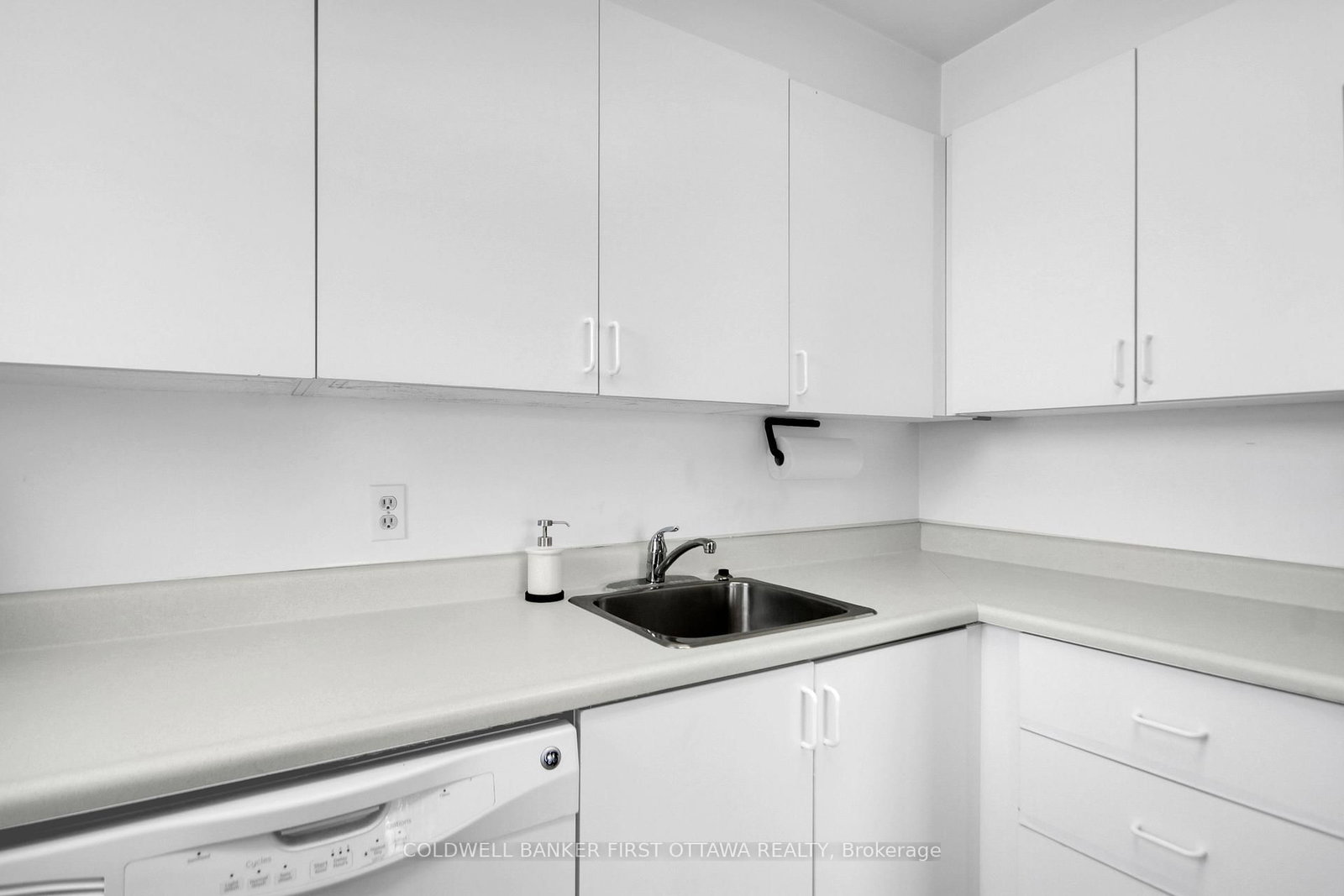 1440 Heron Road, Unit 811 - Photo 14
