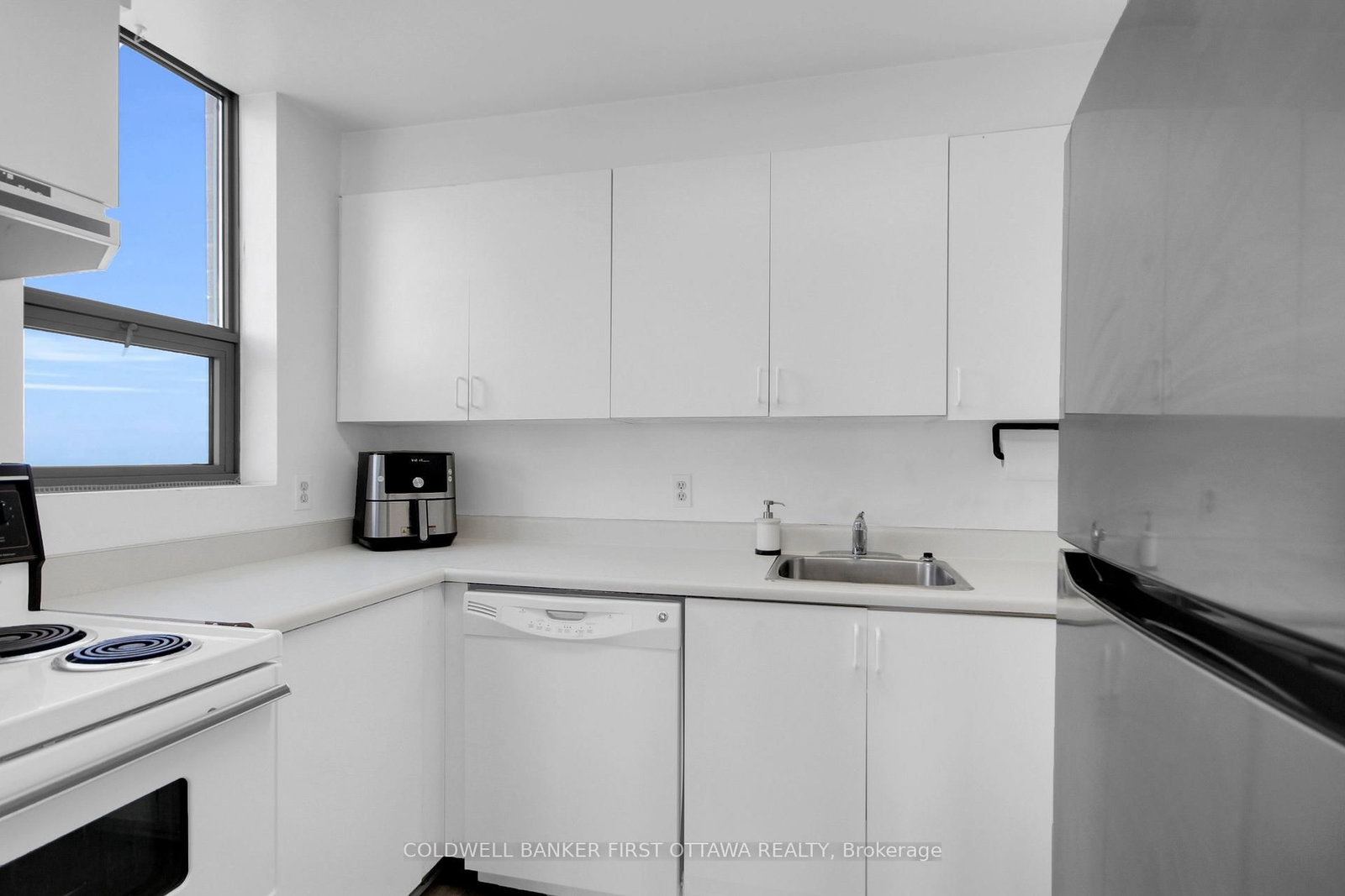 1440 Heron Road, Unit 811 - Photo 15
