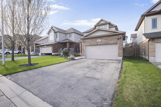864 Frontenac Crescent