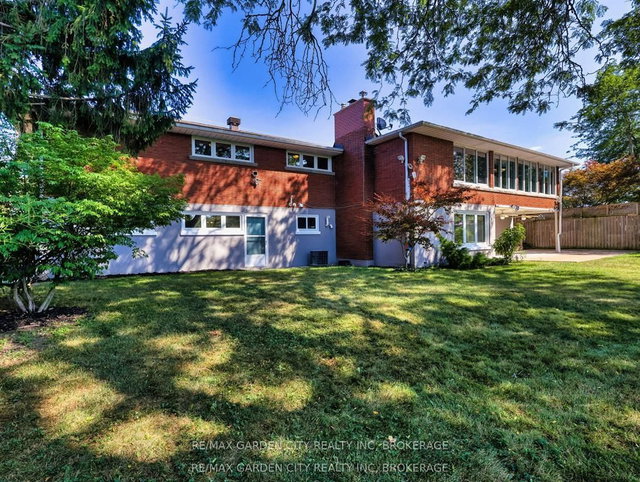 28 MARSDALE Drive