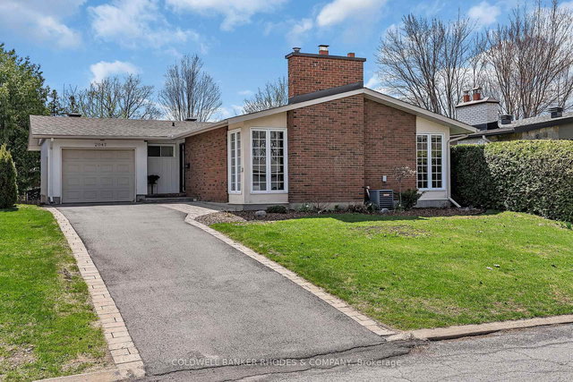2047 Woodglen Crescent