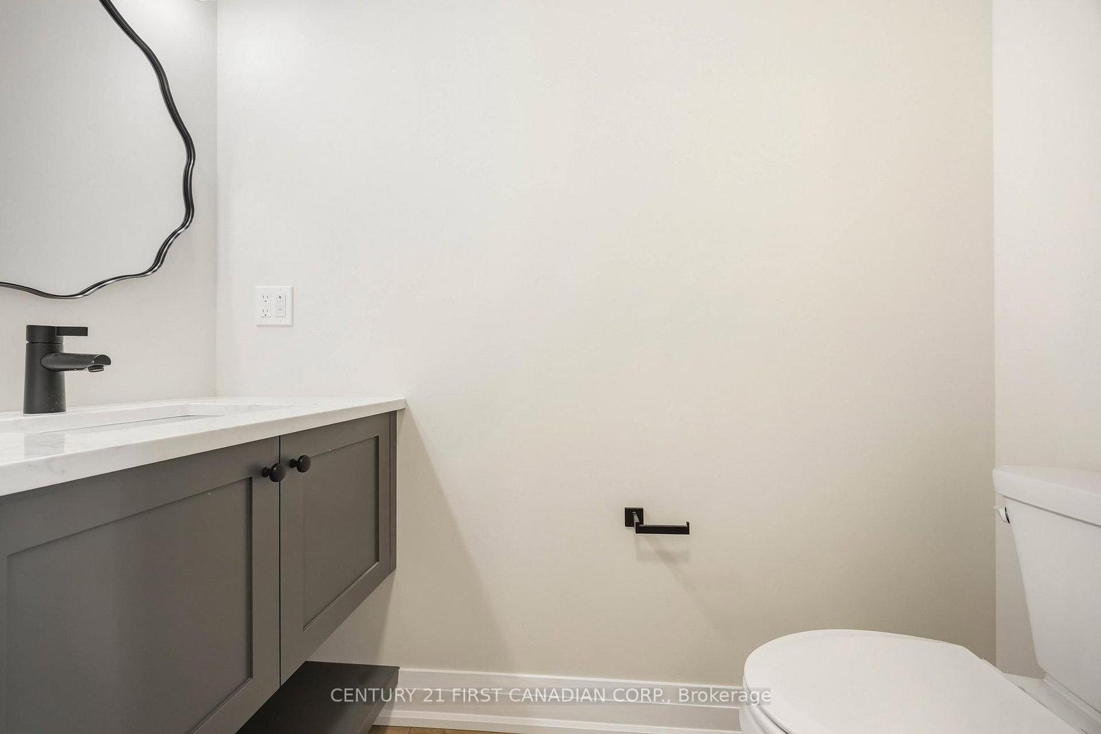 644 Ketter Way • Plympton-Wyoming, ON photo 11