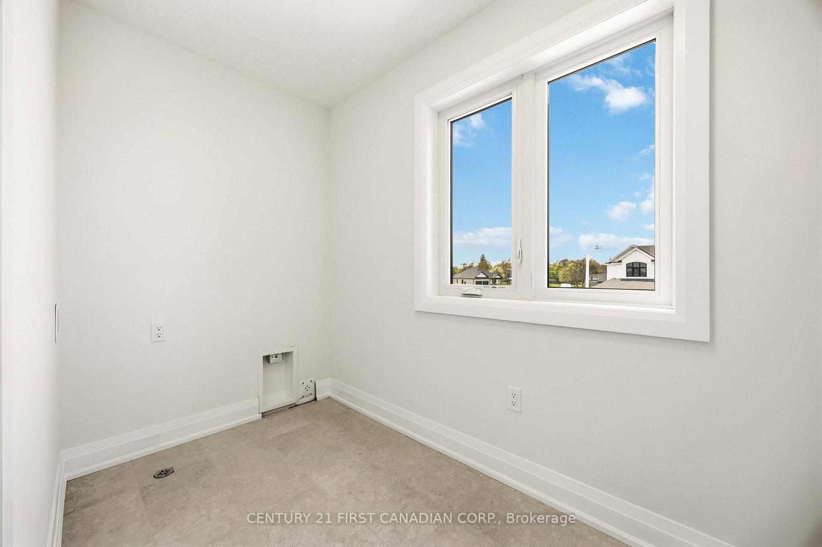 644 Ketter Way • Plympton-Wyoming, ON photo 18