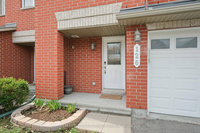 126 Silvermoon Crescent
