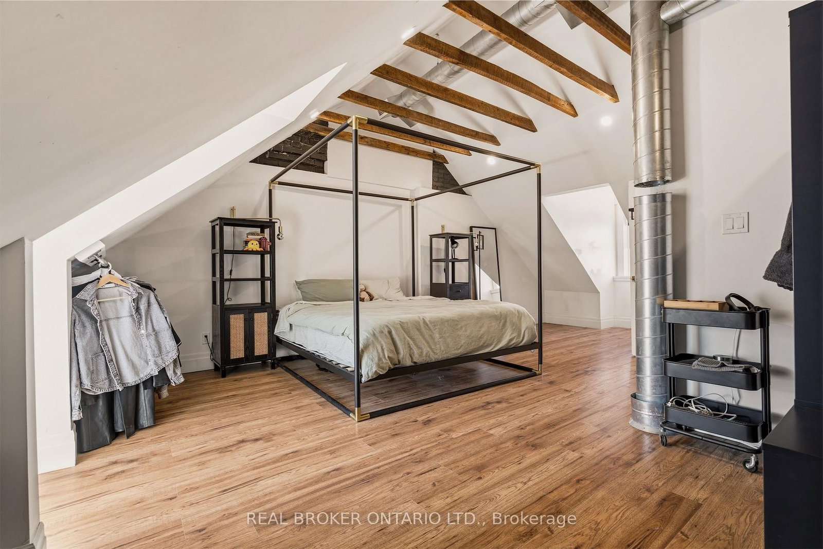 158 Hunter Street E • Hamilton, ON photo 11