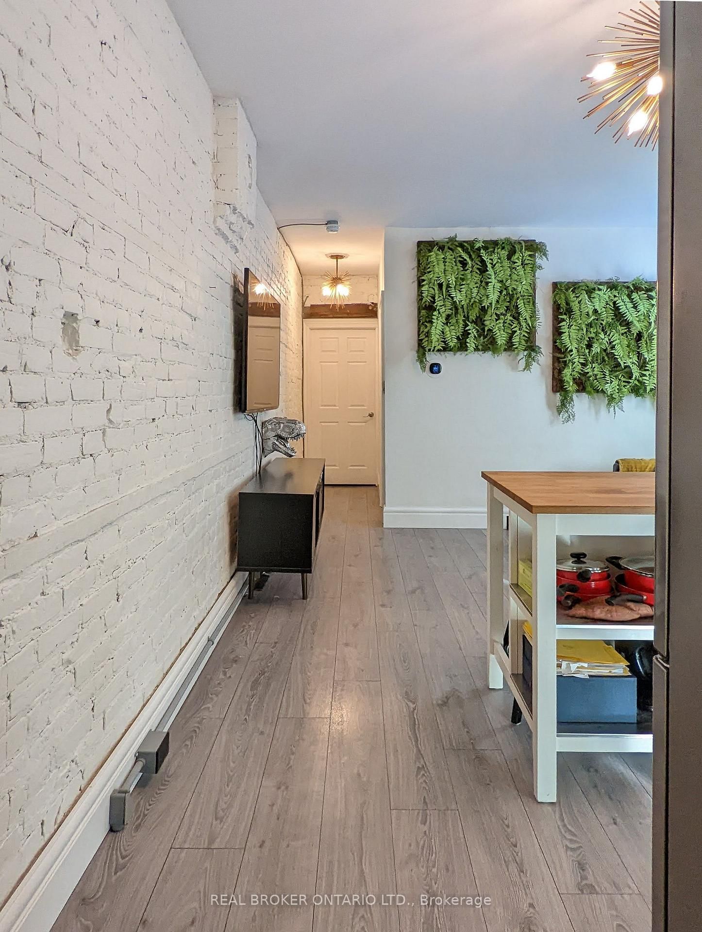 158 Hunter Street E • Hamilton, ON photo 27