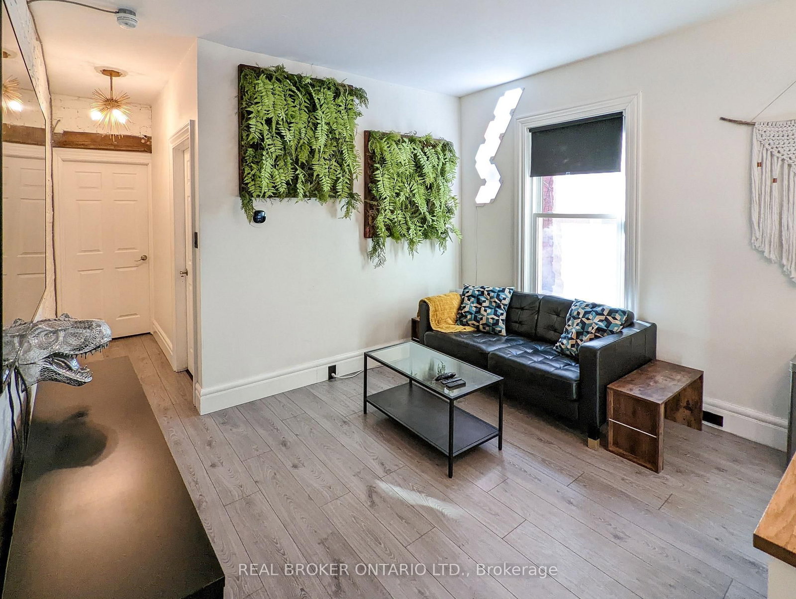 158 Hunter Street E • Hamilton, ON photo 28