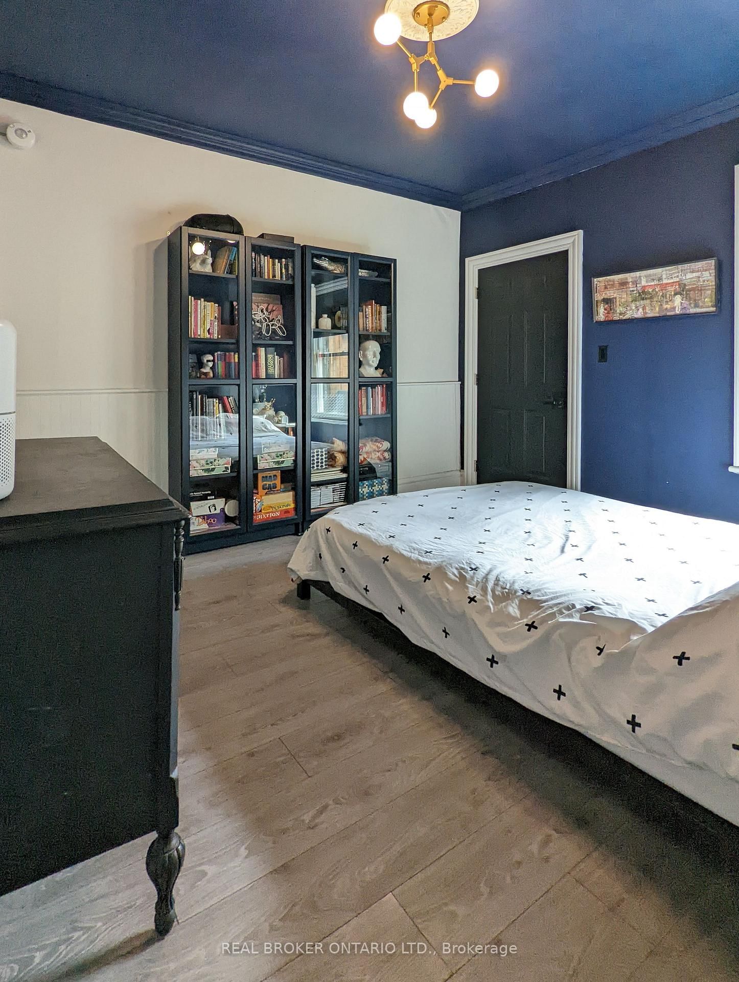 158 Hunter Street E • Hamilton, ON photo 33