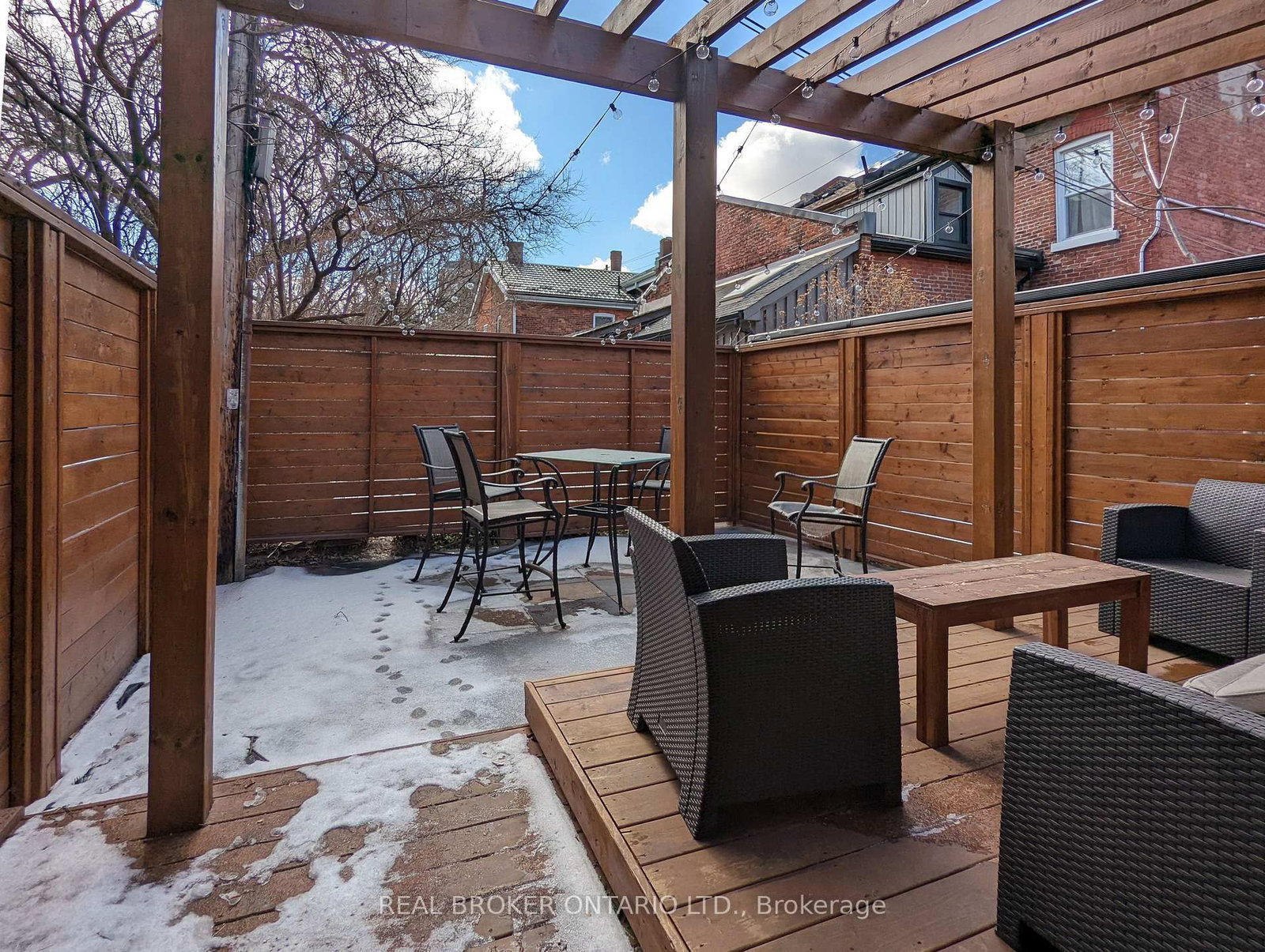 158 Hunter Street E • Hamilton, ON photo 36