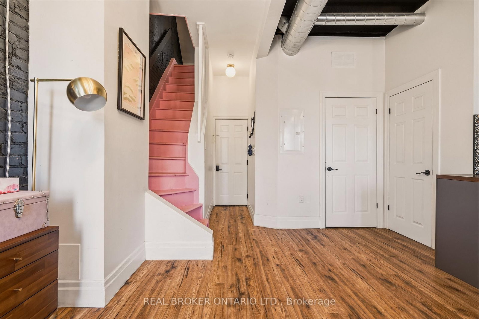 158 Hunter Street E • Hamilton, ON photo 5