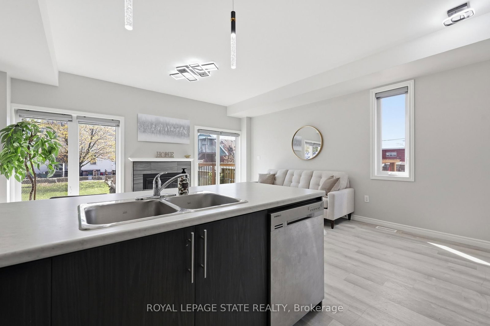 37 Delena Avenue S - Photo 16