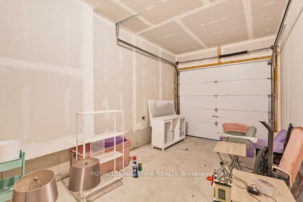 37 Delena Avenue S - Photo 32