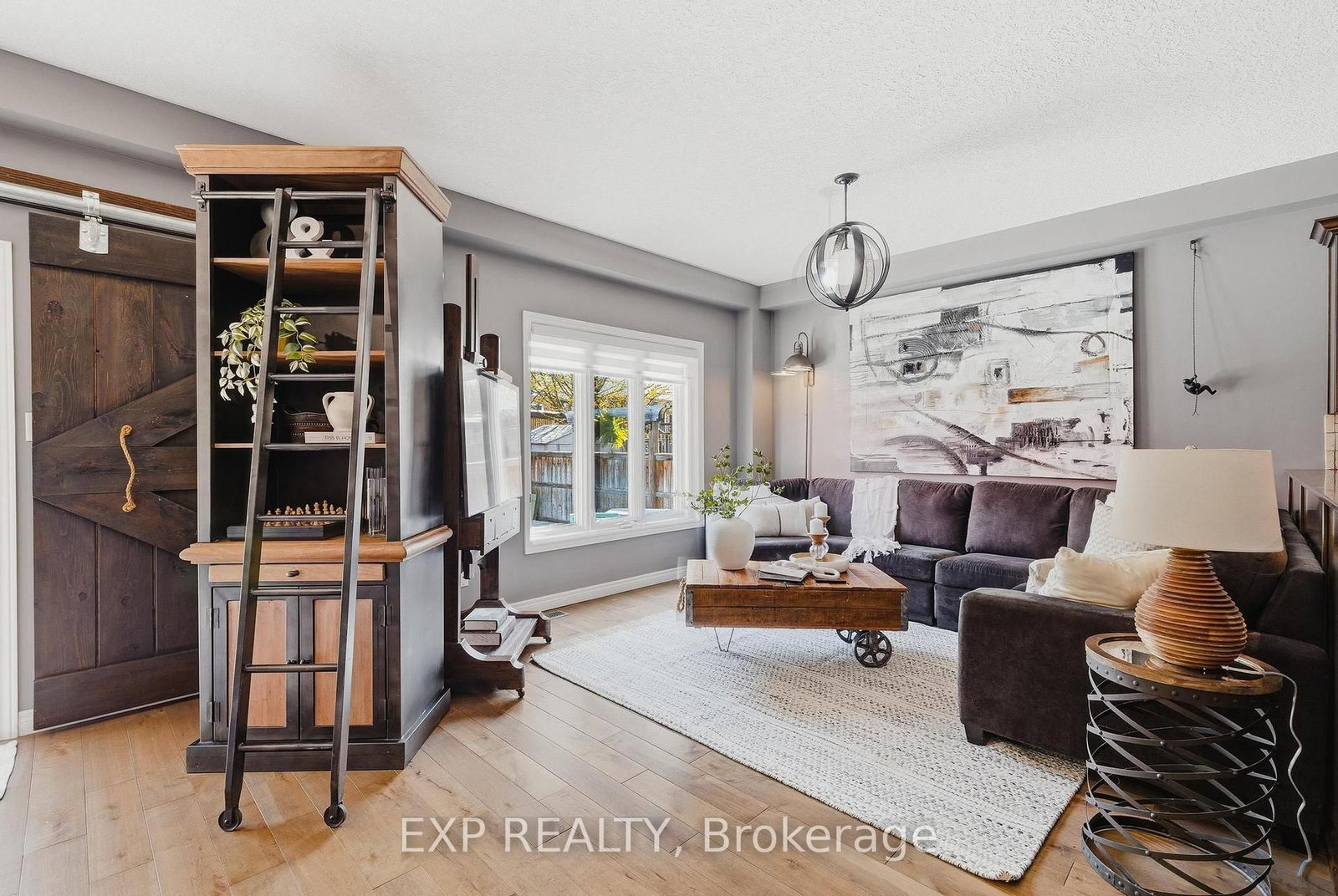 631 Woodlawn Place - Photo 10