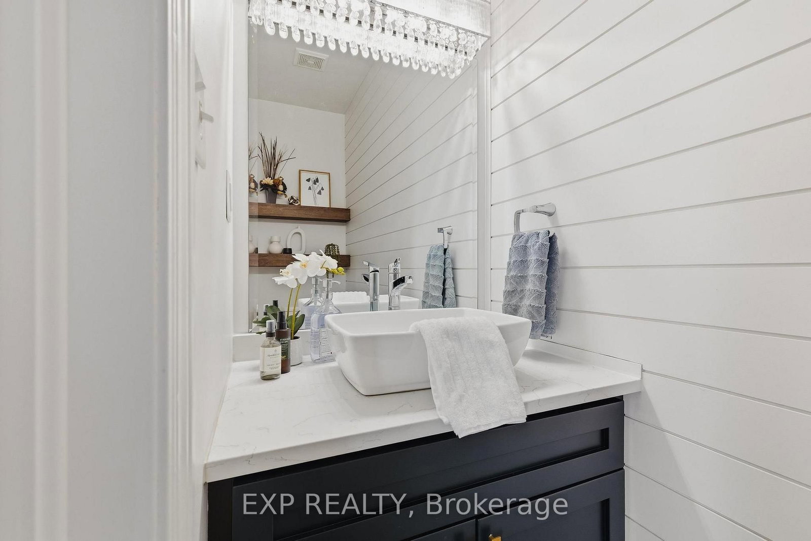 631 Woodlawn Place - Photo 18