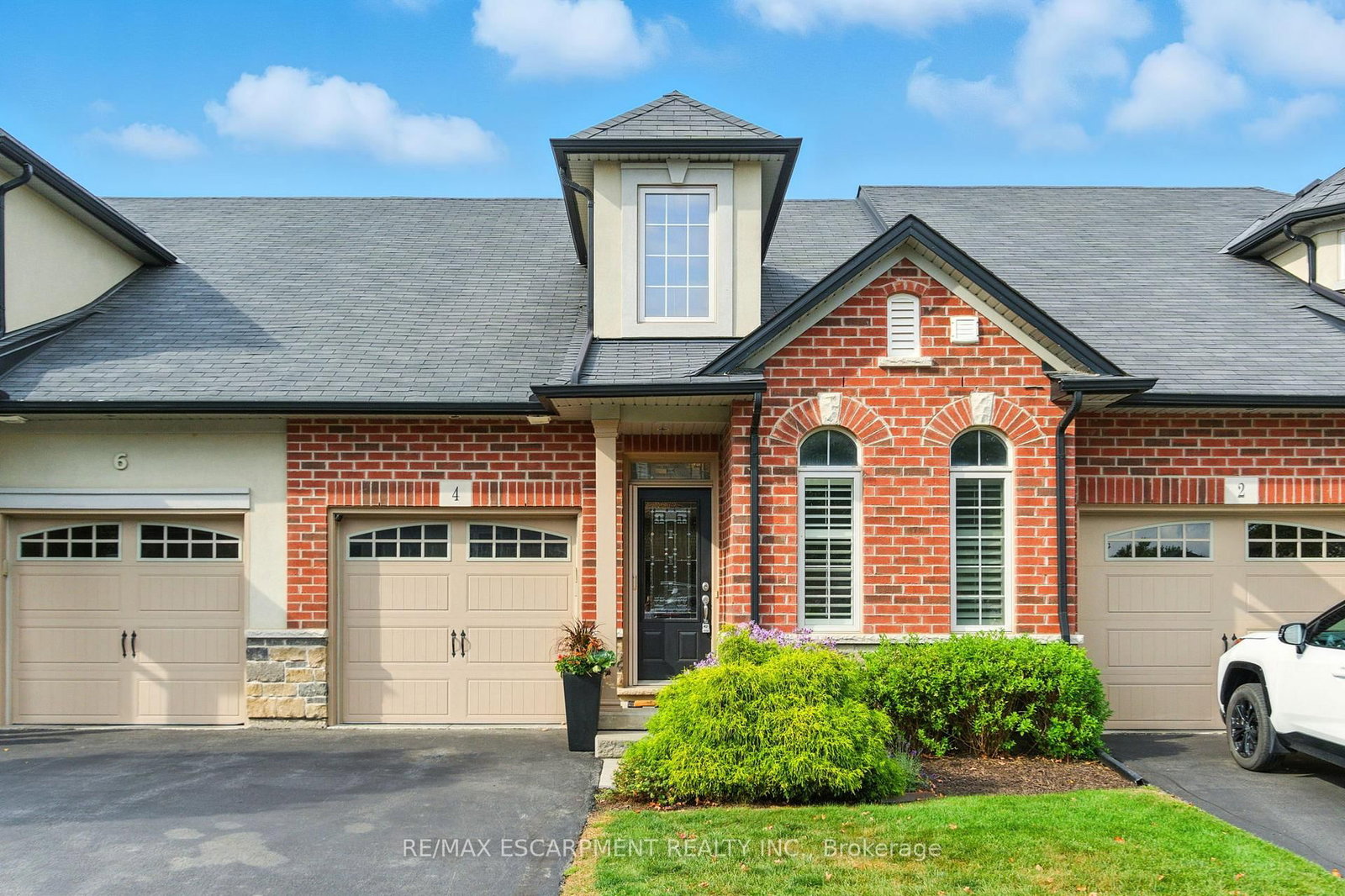 4 Burgundy Grove - Photo 3