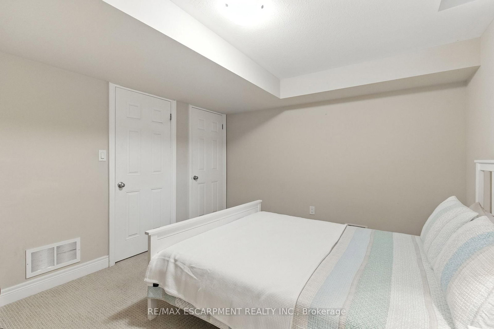 4 Burgundy Grove - Photo 33