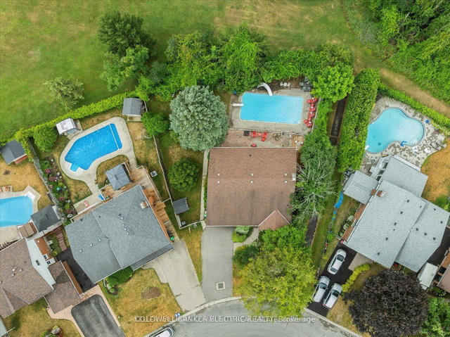 11 Bayleaf Court