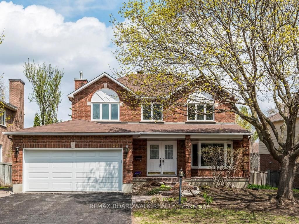 42 Slade Crescent, Ottawa, ON