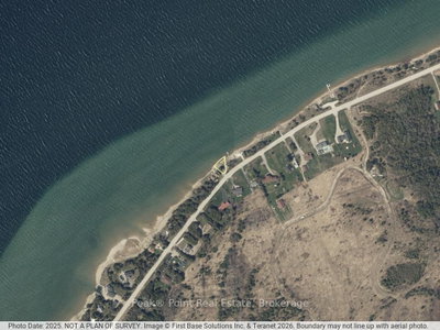 502233 Grey 1 Road • Georgian Bluffs, ON photo 2
