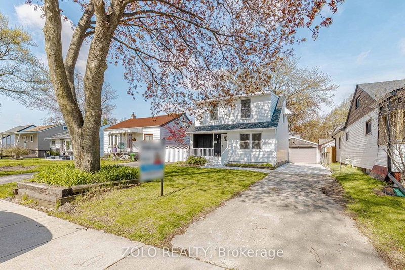 home for sale on 283 Ivon Avenue W