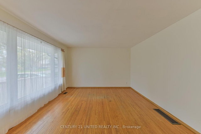 261 Maxwell Avenue