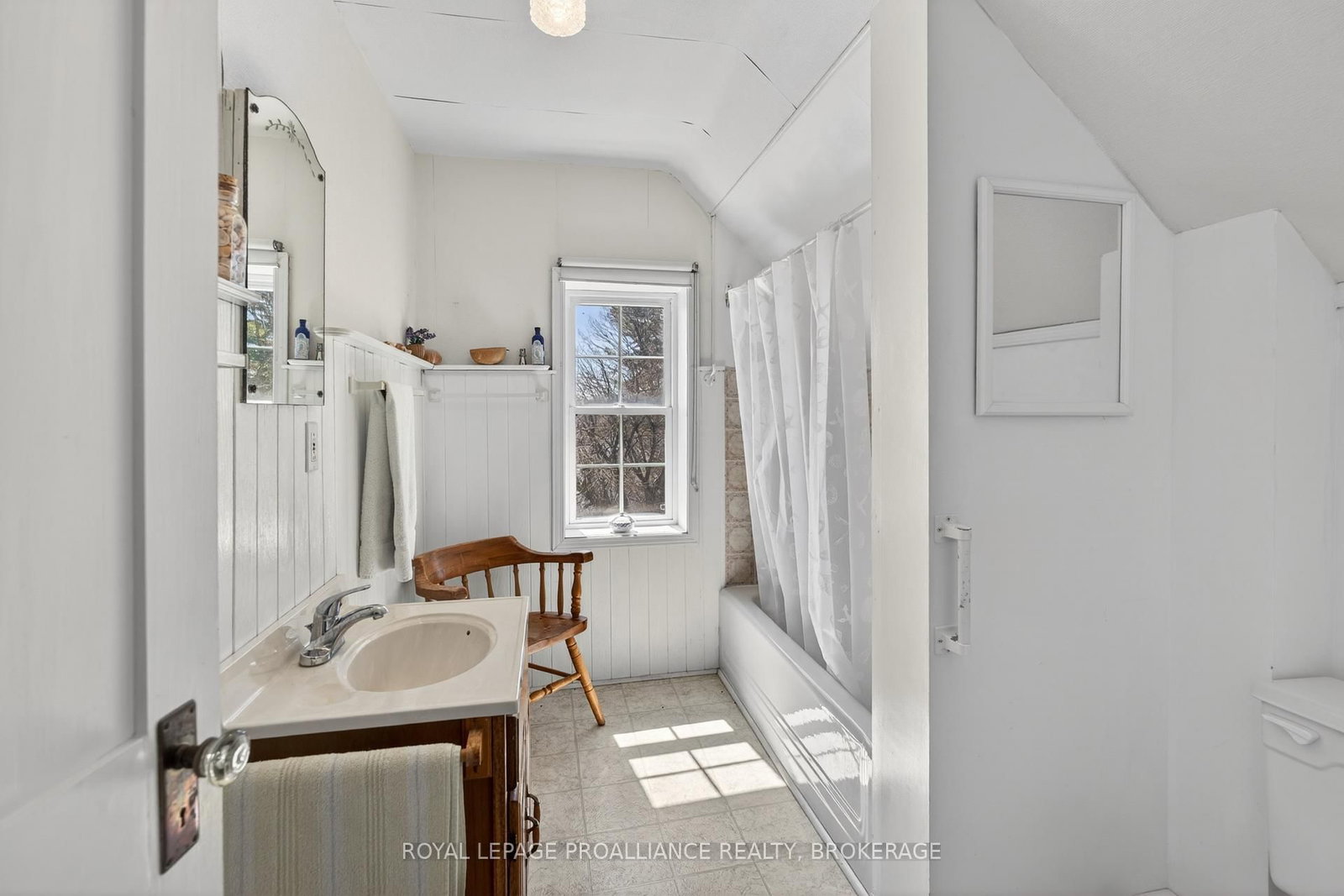 1 Pond Street • Westport, ON photo 33