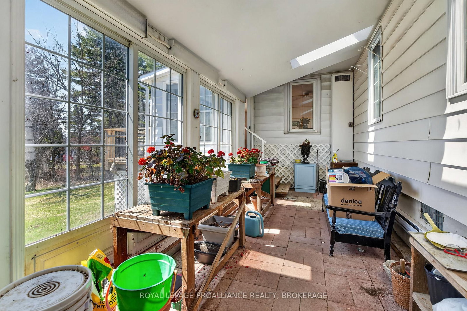 1 Pond Street • Westport, ON photo 37