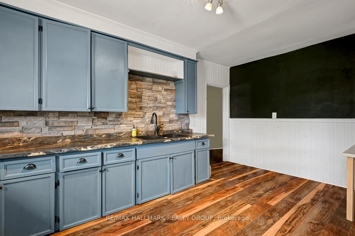 20 Brock Street S • Perth, ON photo 16