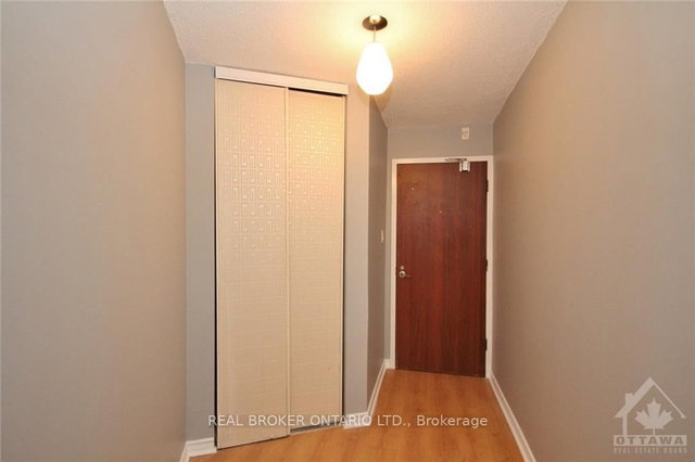 1009 - 900 DYNES Road