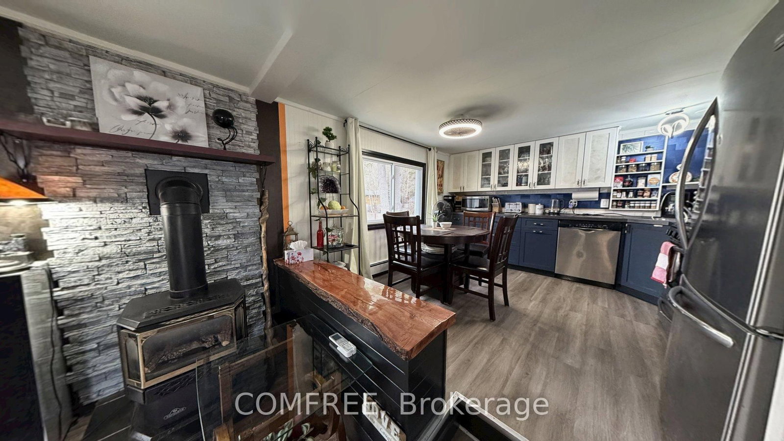 1713 Hwy 11 S • #402 • Gravenhurst, ON photo 18