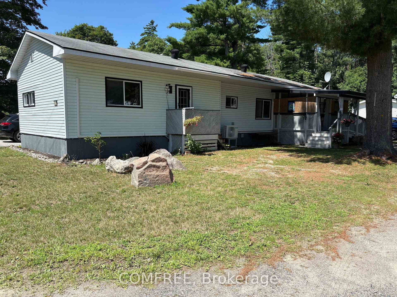 1713 Hwy 11 S • #402 • Gravenhurst, ON photo 2