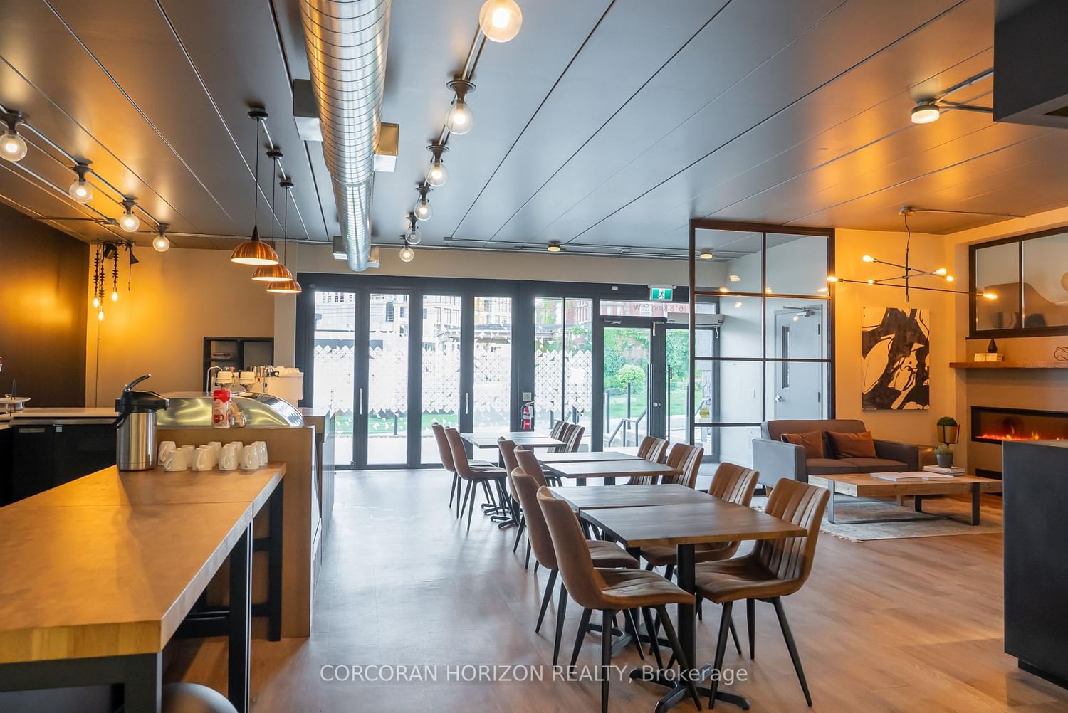 618 King Street W - Photo 13