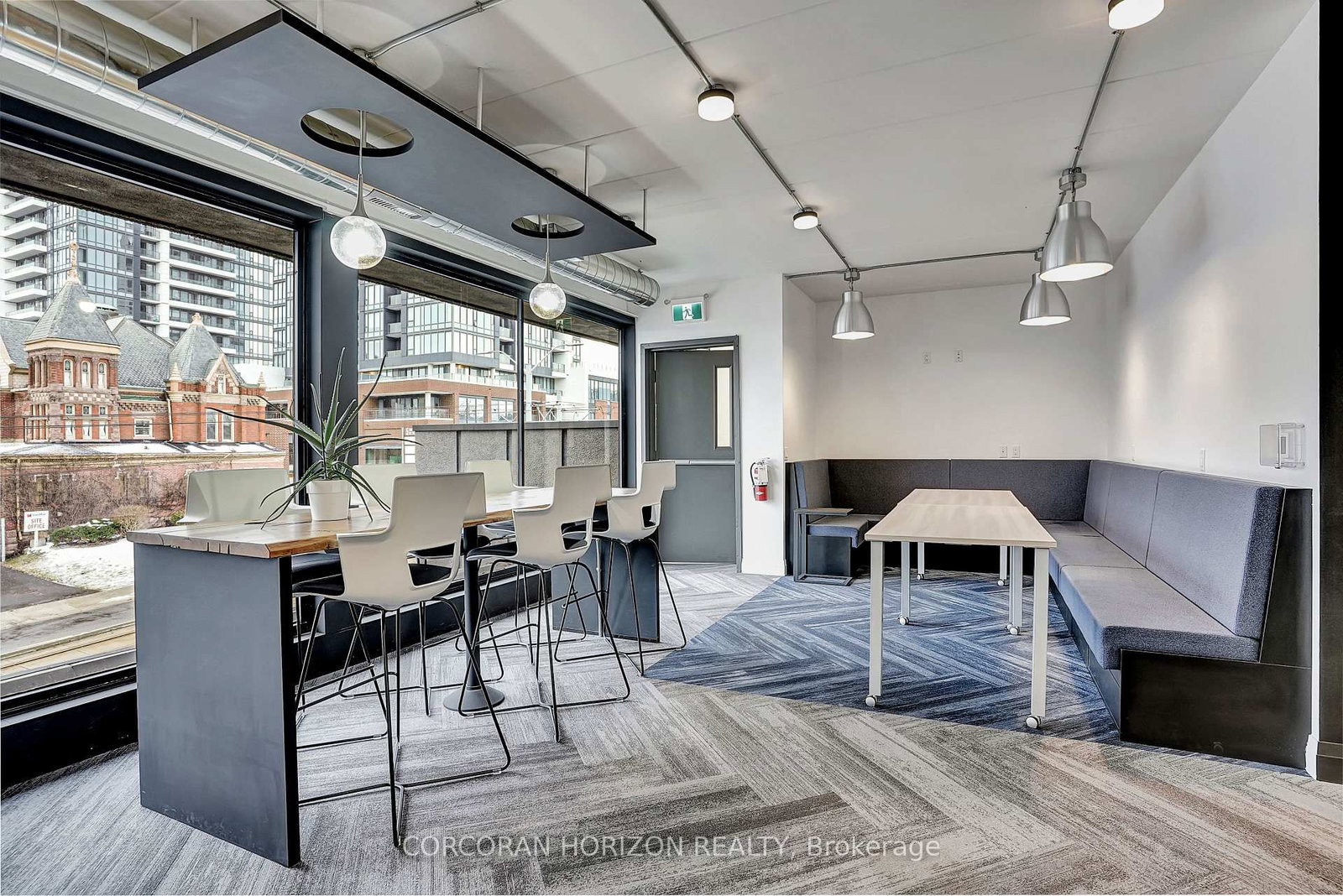 618 King Street W - Photo 28