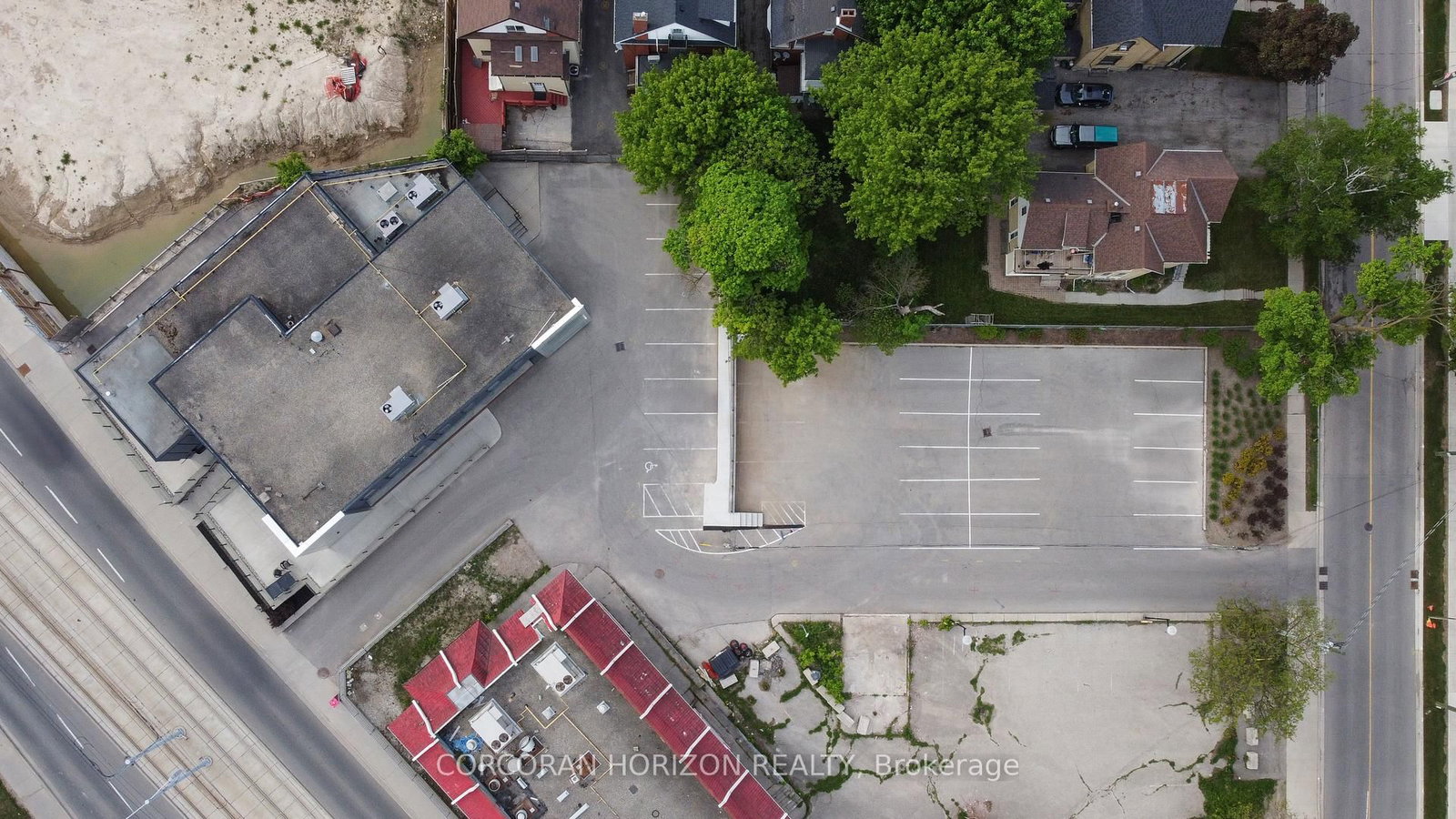 618 King Street W - Photo 47