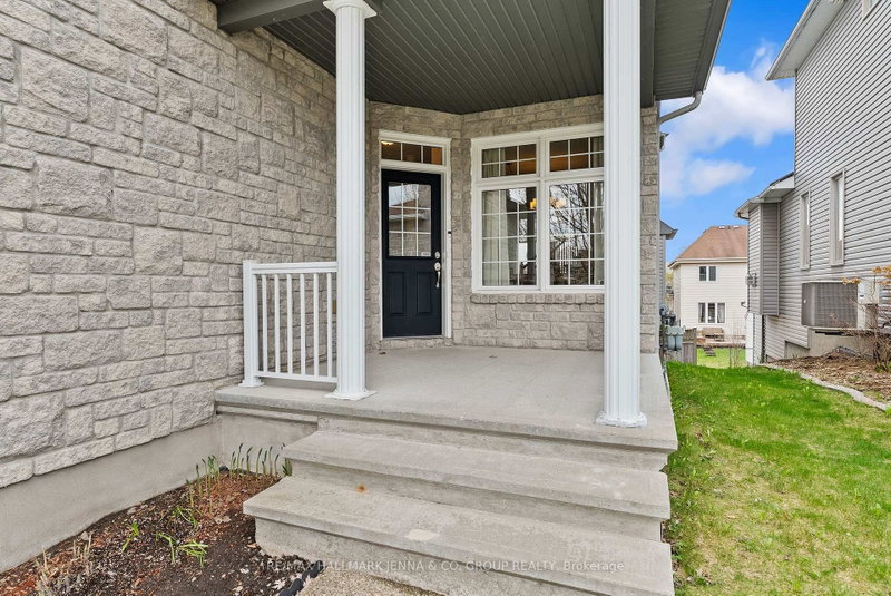 281 Topaze Crescent