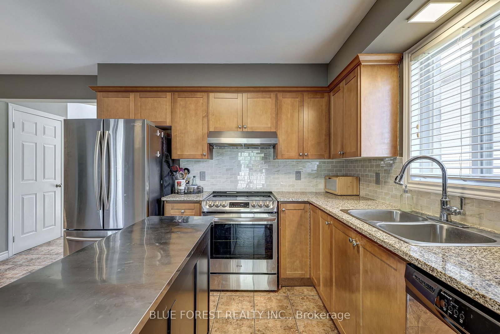 1468 AGATHOS Street - Photo 17