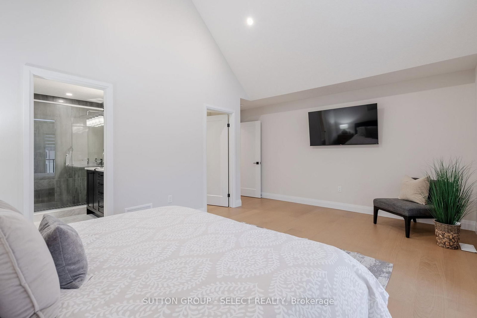 6343 HEATHWOODS Avenue • London South, ON photo 18