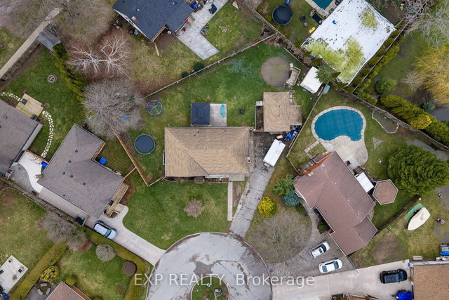 6396 Laura Crescent