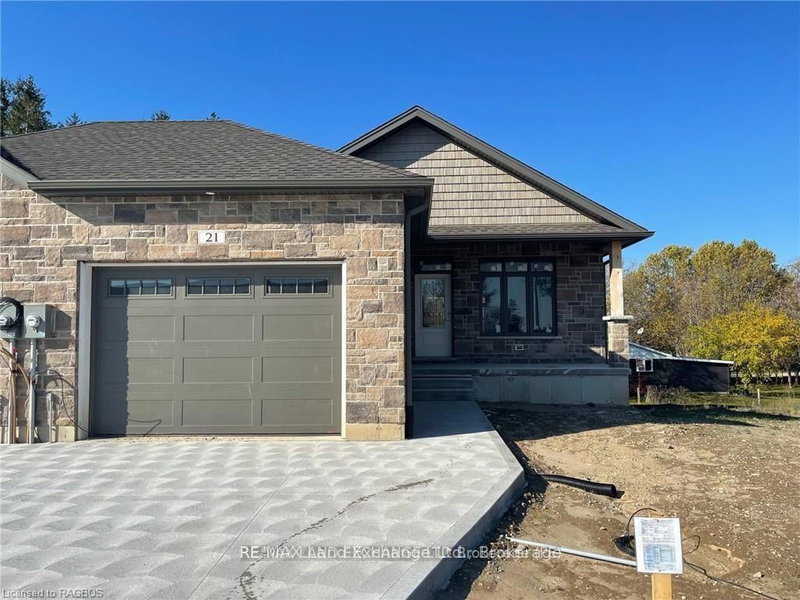 home for sale on 21 Nyah Court