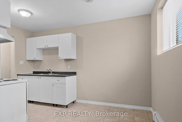 Unit 1 - 4663 HURON Street