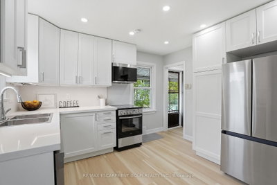 12 Valley Road • St. Catharines, ON photo 5