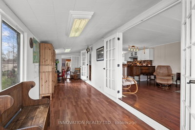 21 Evergreen Lane — photo 2