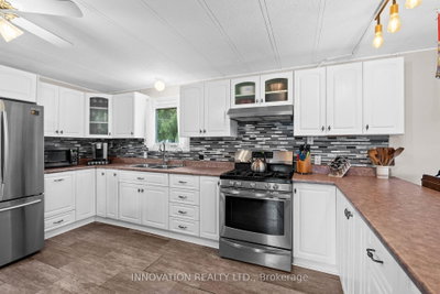 21 Evergreen Lane — photo 5