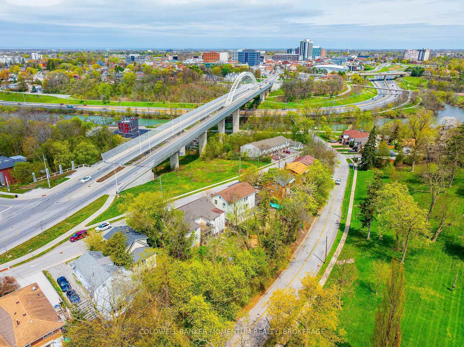 17 Hainer Street • St. Catharines, ON photo 8