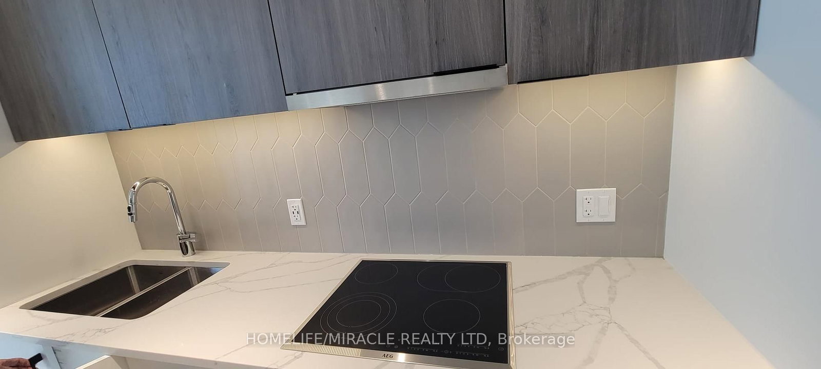 741 King Street W, Unit 1012 - Photo 5