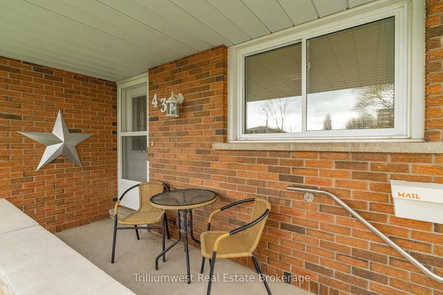43 Tupper Crescent