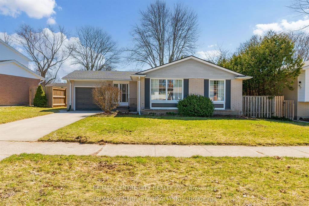 1102 Prince Philip Drive, London North