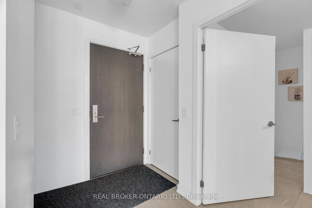 1210 - 55 Duke Street W