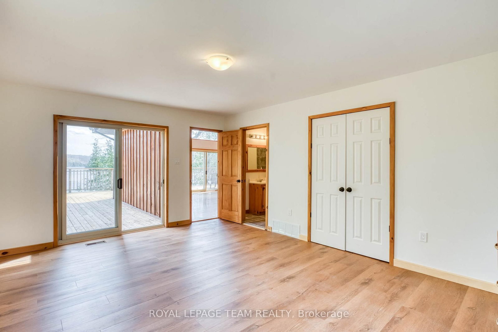 1139 B N North Shore Estates Lane • Ompah, ON photo 10