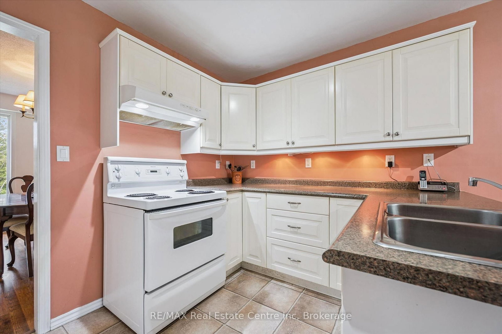 8420 Eramosa-Garafraxa Townline • Centre Wellington, ON photo 18